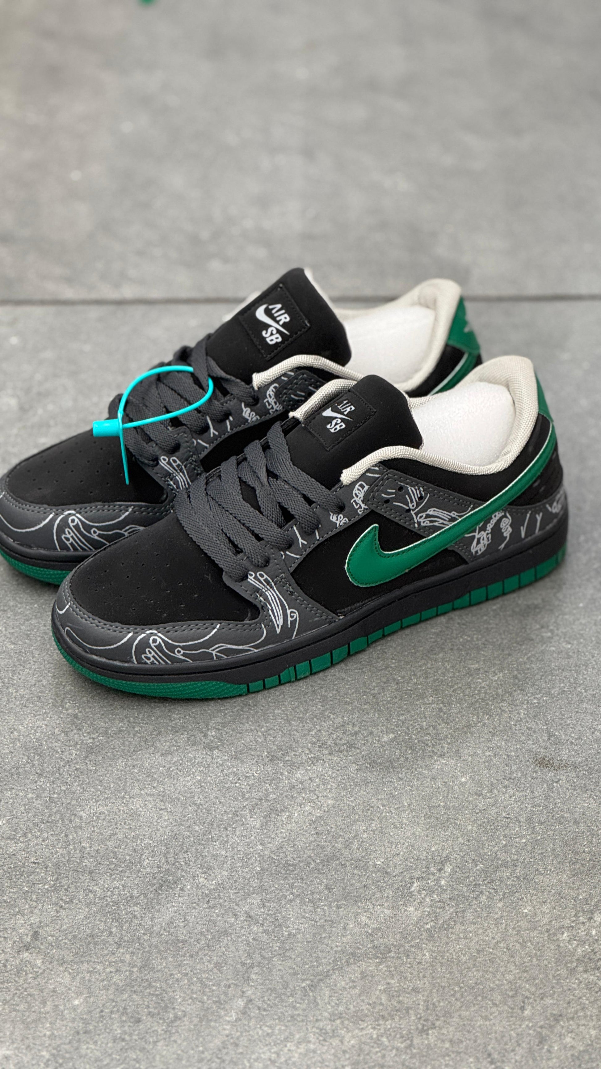 Nike Air SB Low – Black &amp; Green Edition